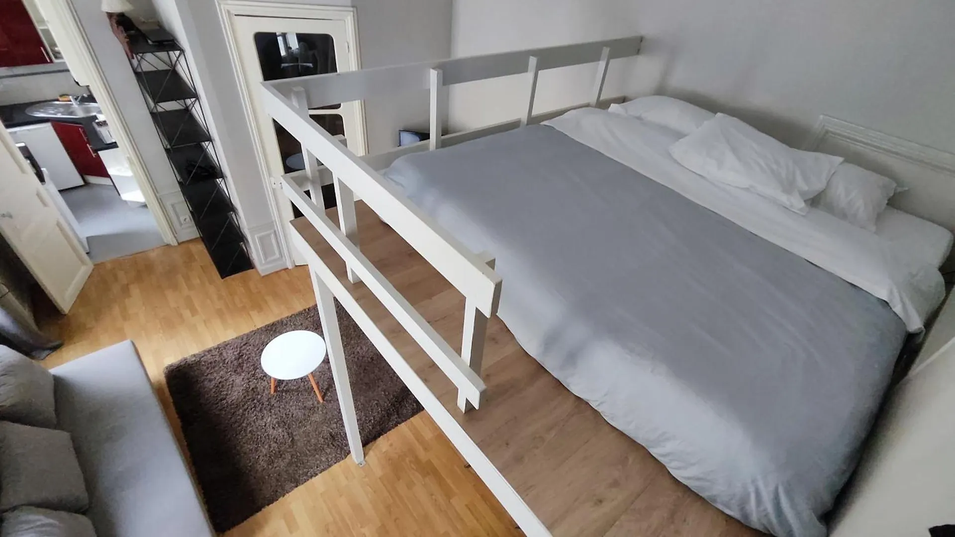 Rue Paul Valery - 16 - 1160 * 파리