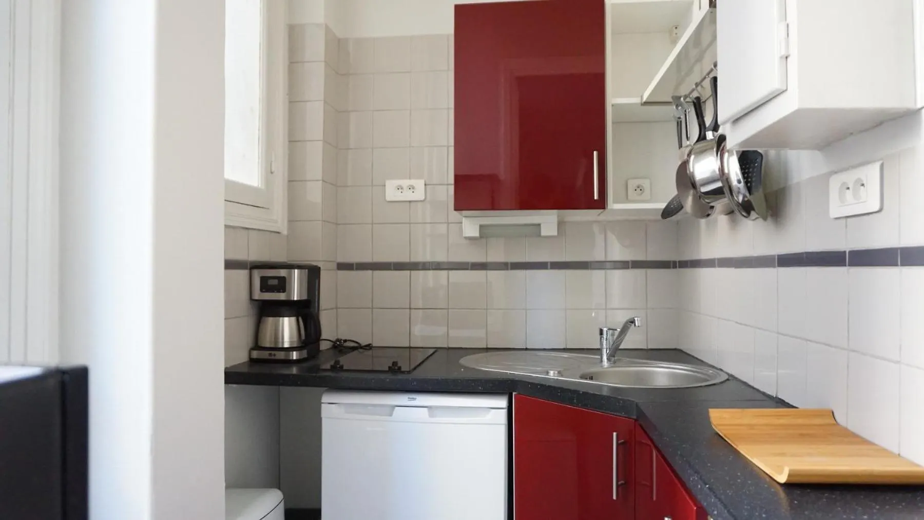 Rue Paul Valery - 16 - 1160 Párizs
