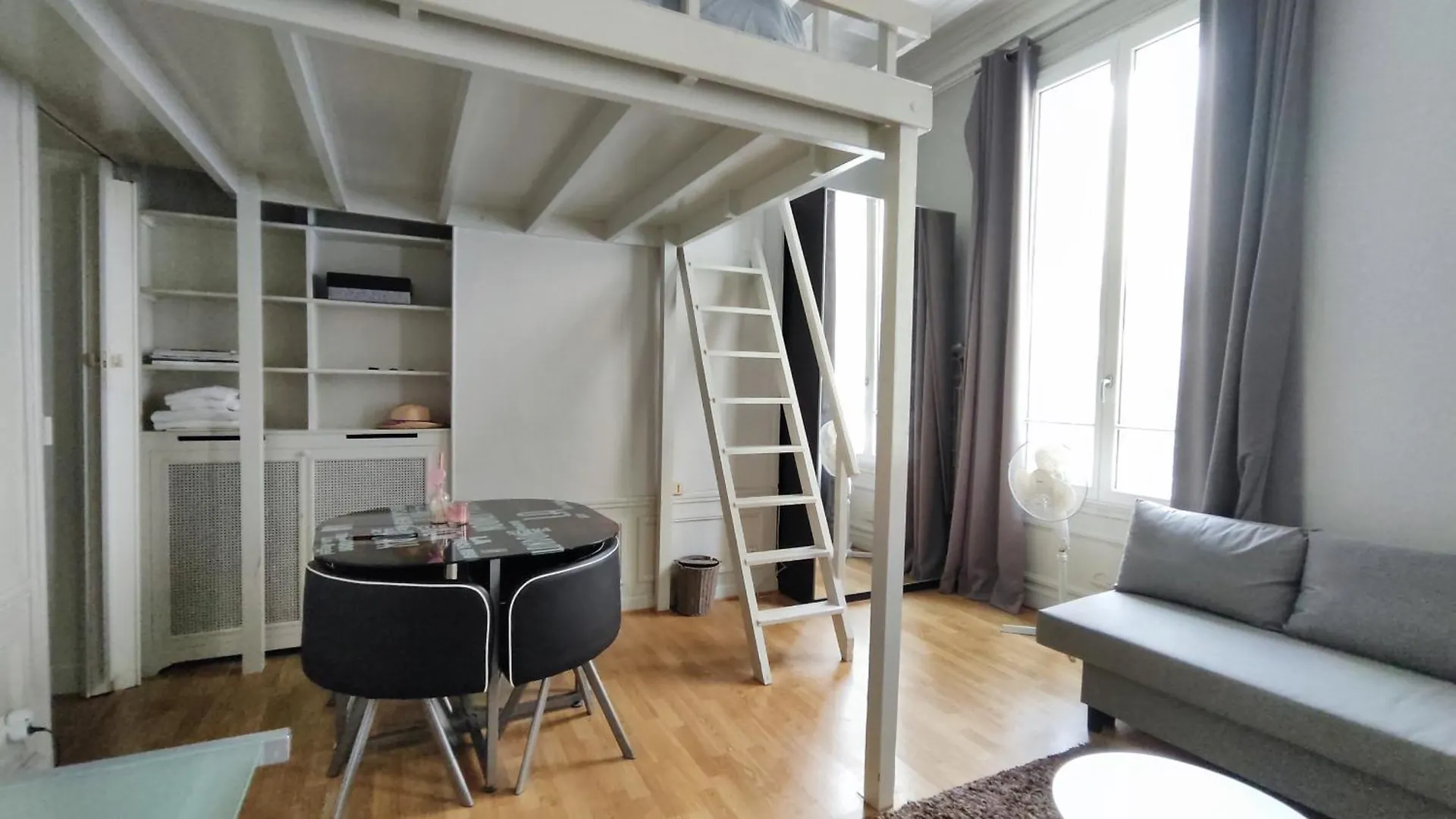 Appartement Rue Paul Valery - 16 - 1160 *