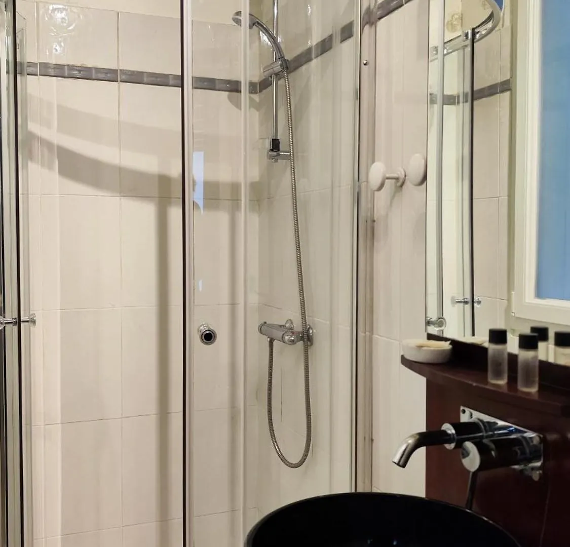 Appartement Rue Paul Valery - 16 - 1160 *